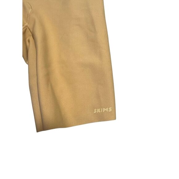 Skims size XS high waisted shapewear shorts - new - Picture 7 of 7